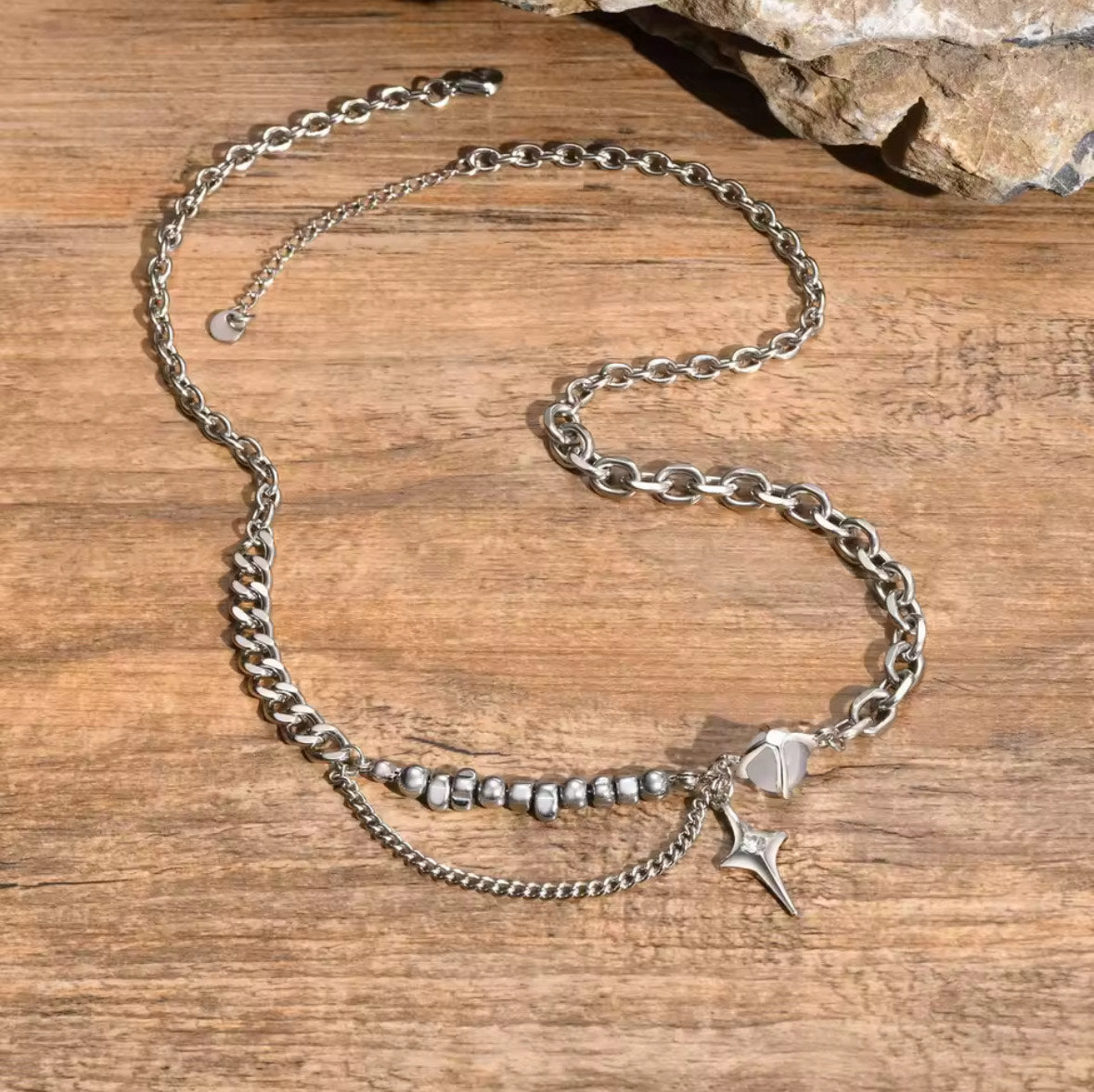 Collier Eon
