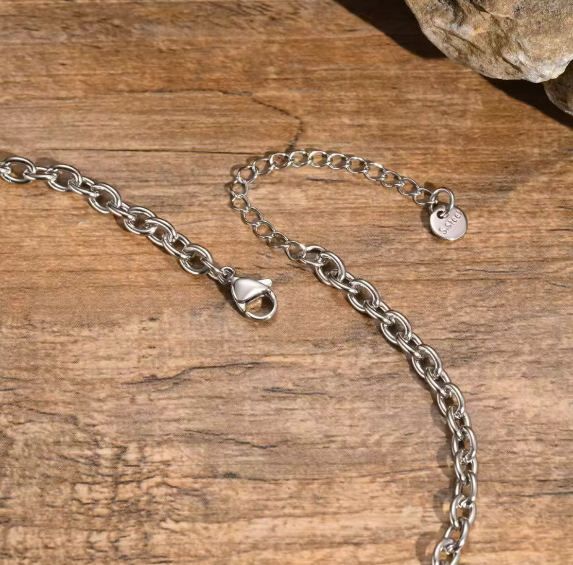 Collier Eon